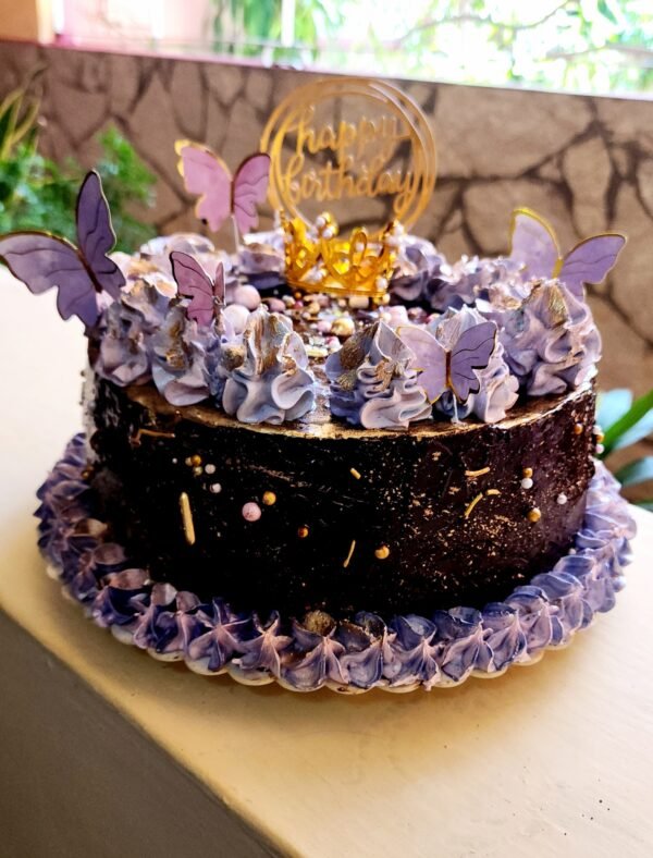 Cake Bombón Decorado con Merengue Italiano *La Delicia de Casa(Encargar con 48 horas de antelación)