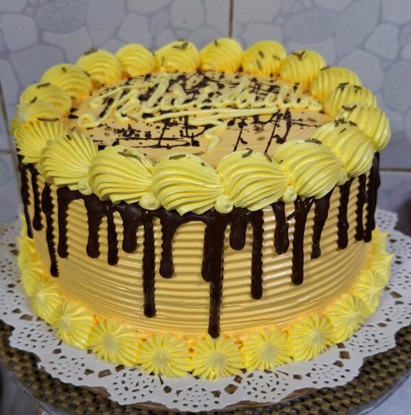 Tarta de Merengue Italiano Chorreada de Chocolate *Nuevo Producto(Encargar con 48 horas de antelación)