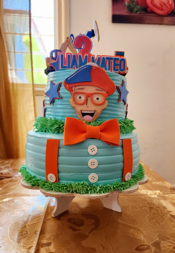 Tarta de Dos Pisos para Celebraciones Especiales - Base de 25 cm de diámetro Relleno con Crema de Chocolate, Coco o Natilla.(Encargar mínimo con 48 horas de antelación)