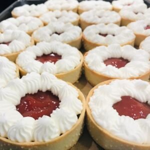 Docena de Tartaletas de Guayaba Decoradas con Nata o Merengue *Postre Delicioso